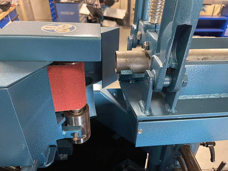 Scantool 100 RS Tube and Pipe Notcher Belt Grinder style Grinder Roller and industrial vice view