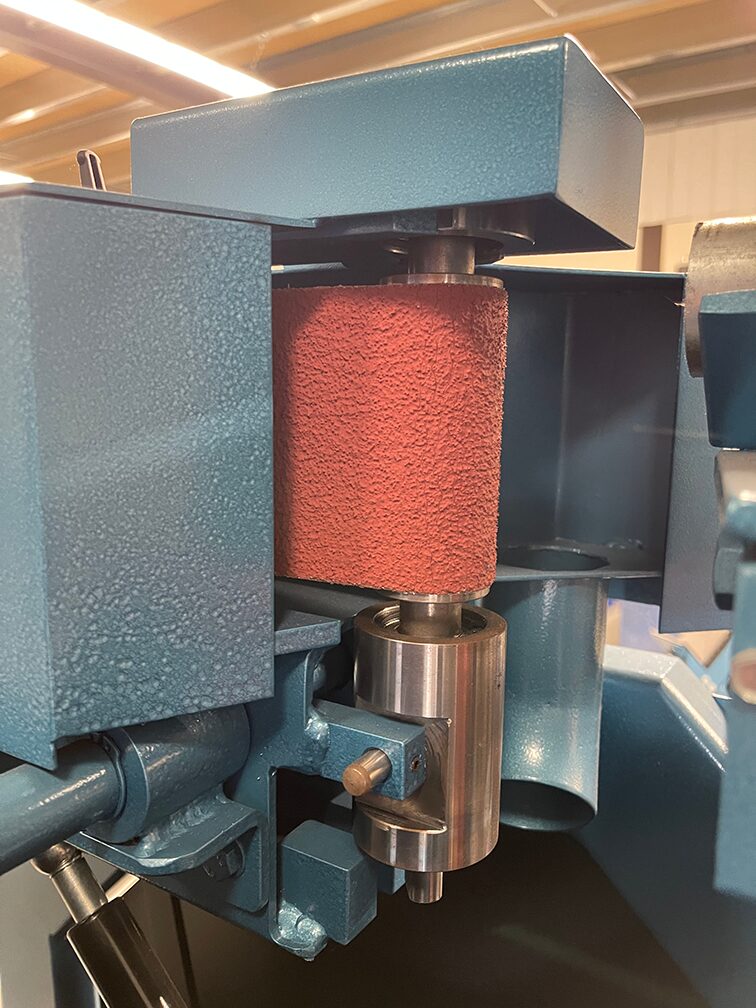 Scantool 100 RS Tube and Pipe Notcher Belt Grinder style belt grinder belt and roller exposed for easy viewing