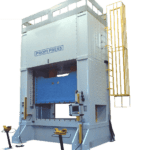 This double column eccentric press has a capacity of 100 tons. Suitable to carry out tasks involving deep-drawing, cutting, punching and stamping.