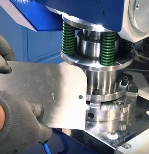 Material with Radius after being cropped in Profi Punch 10