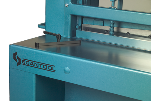 Front zoom-in view of SCANTOOL TSM guillotine shear with material angle guide