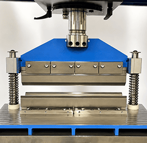 400mm press brake attachment with full-length straight punch and V-die for hydraulic workshop presses