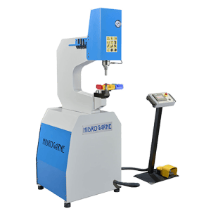 Digital hydraulic inserting and clinching machine with touchscreen control and foot pedal